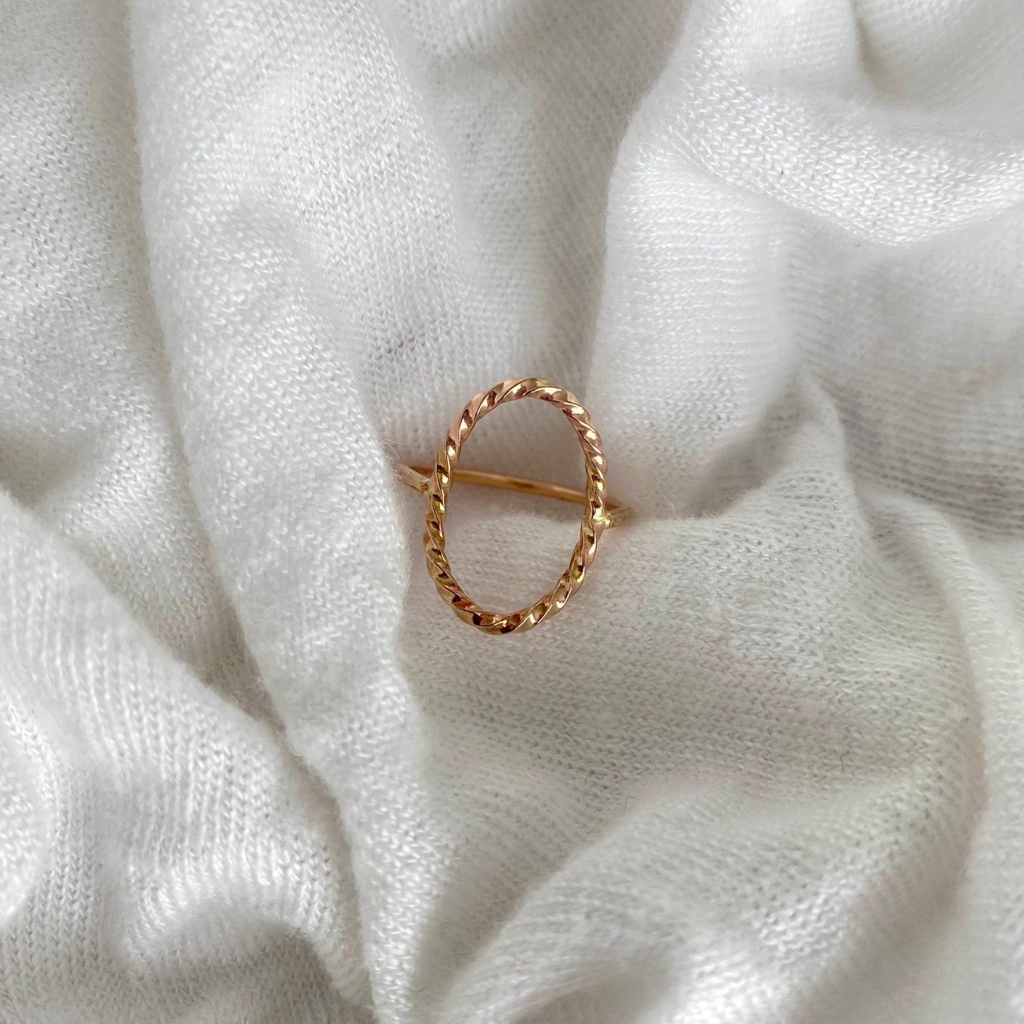 Medium Twisted Open Oval Ring