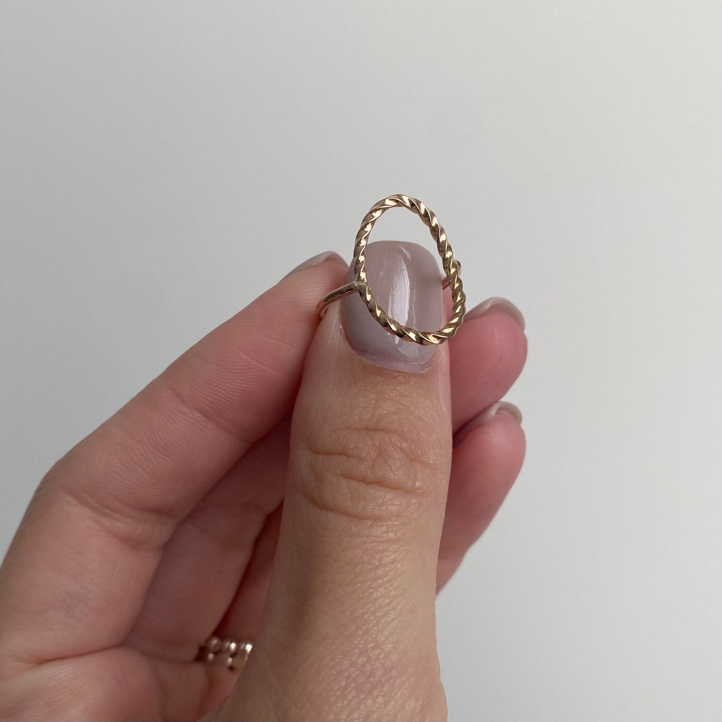 Medium Twisted Open Oval Ring