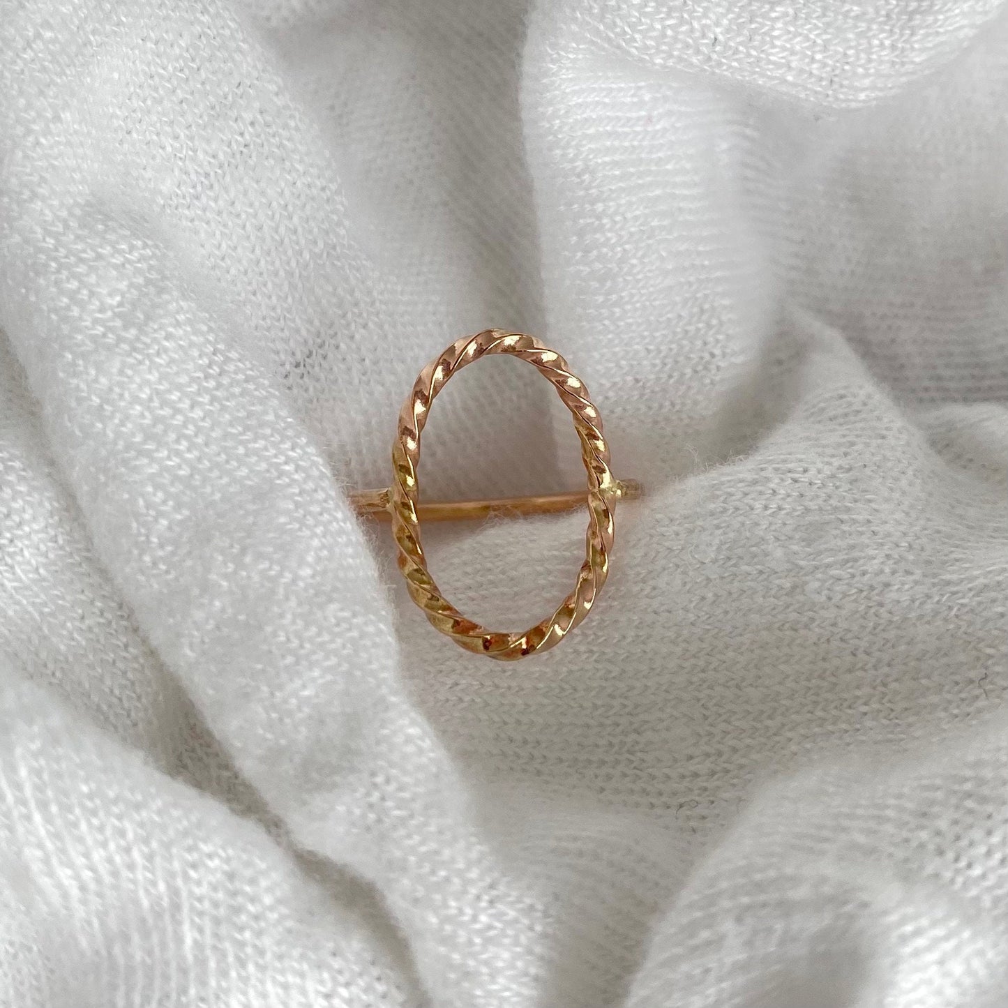 Medium Twisted Open Oval Ring