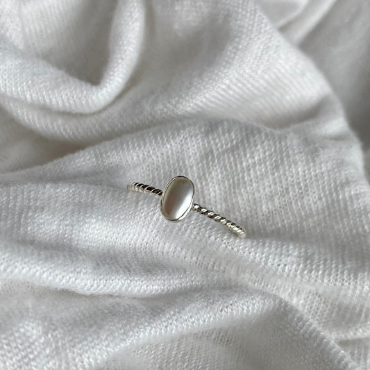 Oval Pearl Minimalist Ring