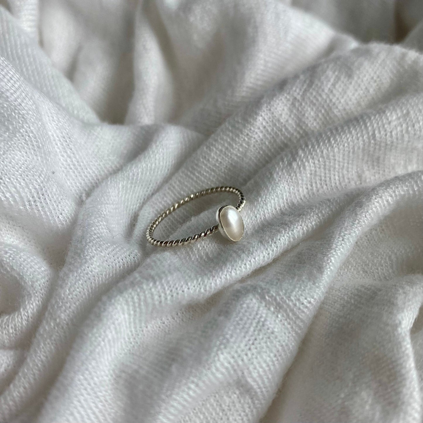 Oval Pearl Minimalist Ring